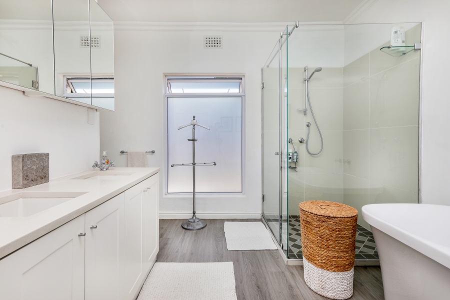 4 Bedroom Property for Sale in Newlands Western Cape